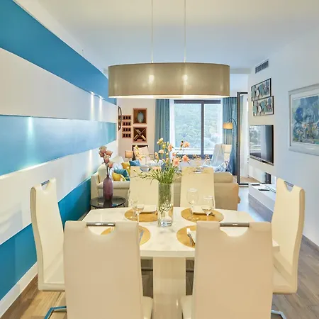 Deluxe Blue Bayou Apartment *